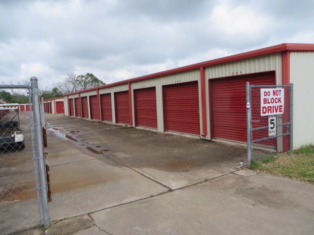 2401 W Grand Ave, Chickasha, OK 73018